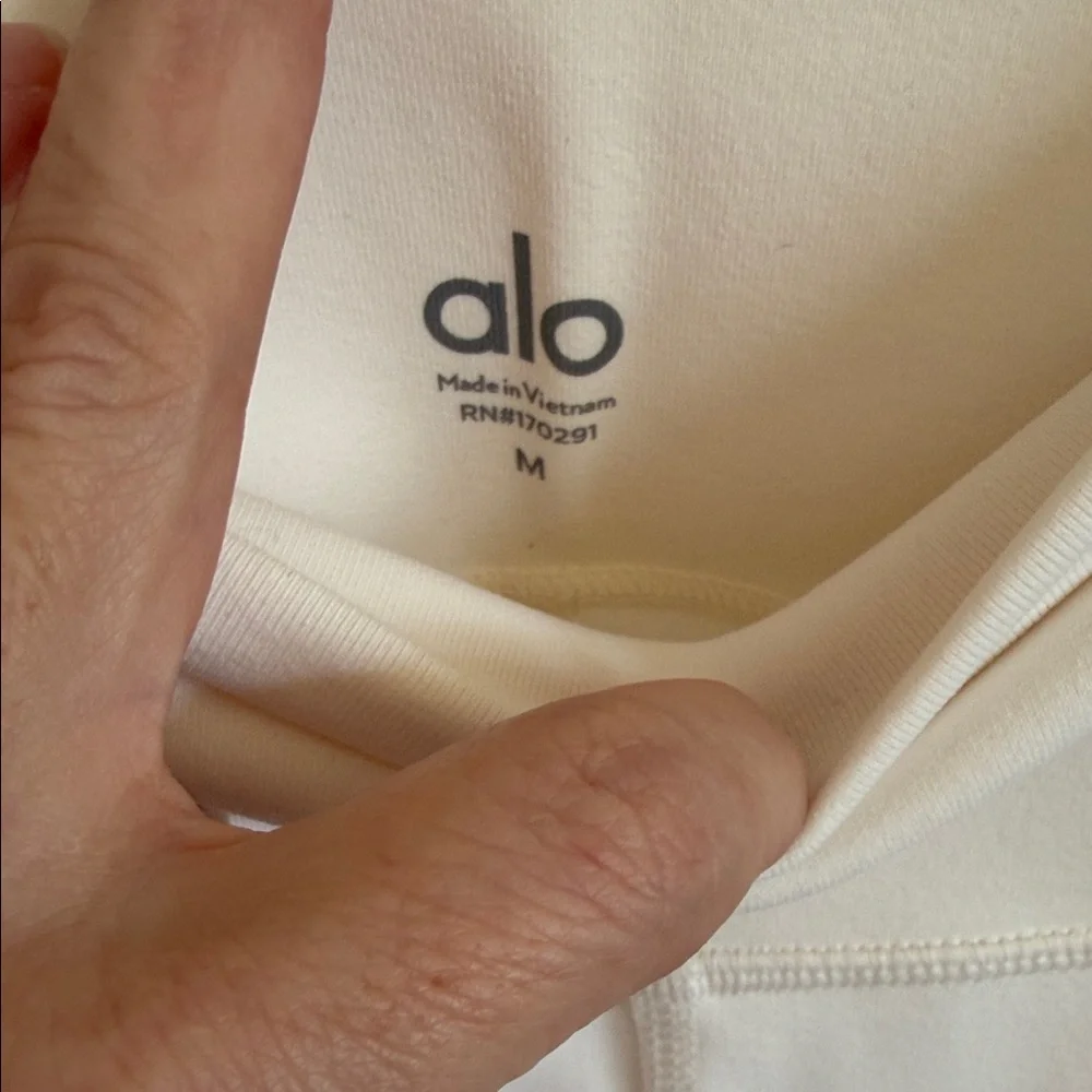 ALO Yoga Airbrush High Waist 7/8 Bootcut Legging in Ivory: M
